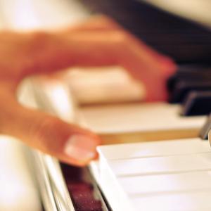 温柔的遗孀希岛爱理
